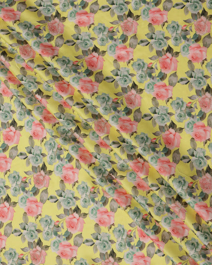 قماش فيسكوز مطبوع عليه زهور وردية صفراء ومطرز بدقة، 110 سم، الهند - D23846