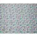 قماش فيسكوز أساسي بلون أخضر نعناعي مع طباعة زهور متعددة الألوان بدرجات اللون الوردي والأزرق والأبيض، 110 سم، الهند - D23849