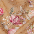 قماش فوال قطني بني كراميل مع طباعة زهور مائية ناعمة وتطريز بخيوط معقدة، 110 سم، الهند - D23855