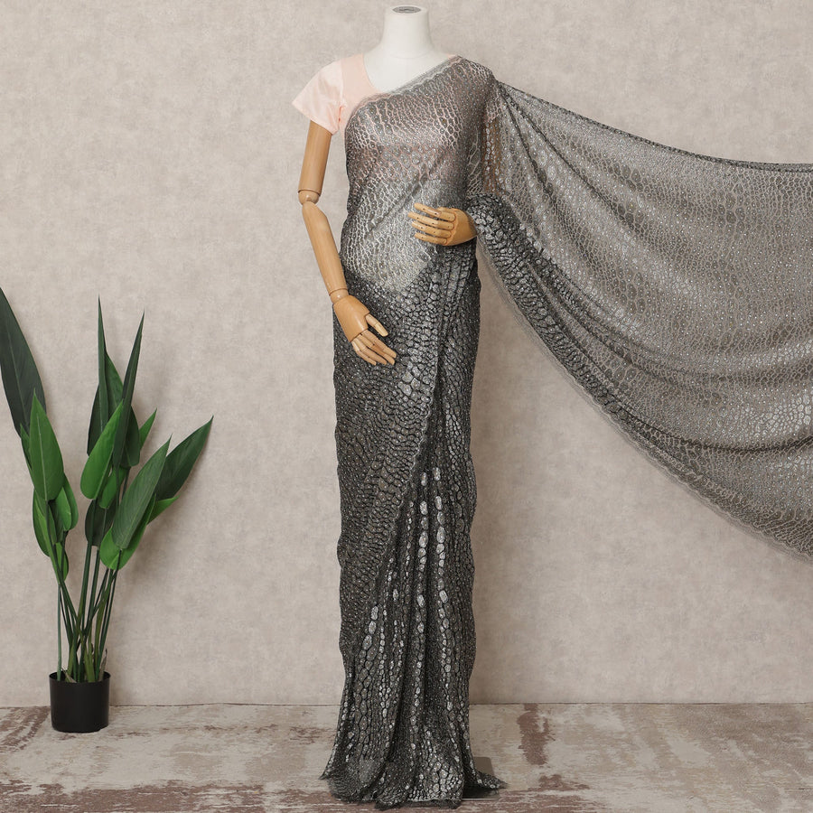 ساري شانتيلي معدني فاخر باللون الأسود الفحمي مع تطريز حجري، طوله 5.5 متر، عرضه 110 سم، صنع في فرنسا - D23864