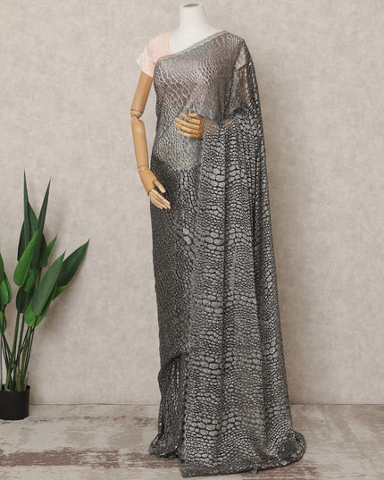 ساري شانتيلي معدني فاخر باللون الأسود الفحمي مع تطريز حجري، طوله 5.5 متر، عرضه 110 سم، صنع في فرنسا - D23864