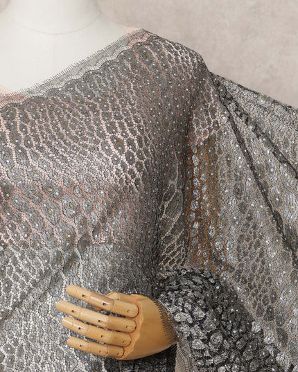 ساري شانتيلي معدني فاخر باللون الأسود الفحمي مع تطريز حجري، طوله 5.5 متر، عرضه 110 سم، صنع في فرنسا - D23864