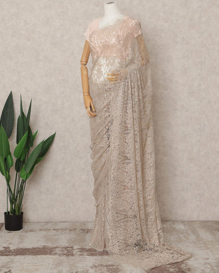 ساري فاخر من الدانتيل الشانتيلي المعدني بلون وردي فاتح مع تطريز حجري، بطول 5.5 متر وعرض 110 سم، صنع في فرنسا - D23878