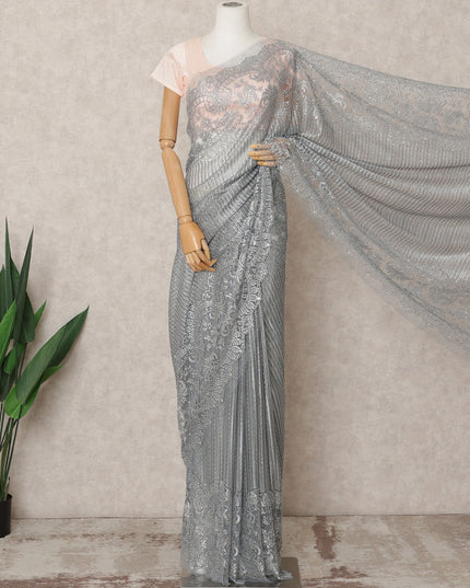 ساري شانتيلي معدني فاخر باللون الرمادي الفضي مع تطريز حجري، طوله 5.5 متر، عرضه 110 سم، صنع في فرنسا - D23887