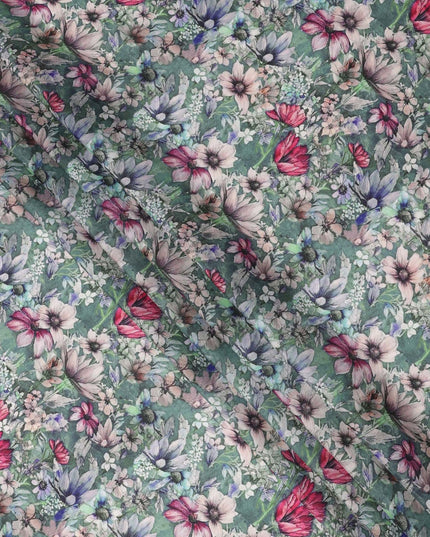 قماش كريب حريري خالص بطبعة زهور وفراشات متعددة الألوان، قاعدة خضراء باهتة، عرض 110 سم، صنع في الهند - D24024