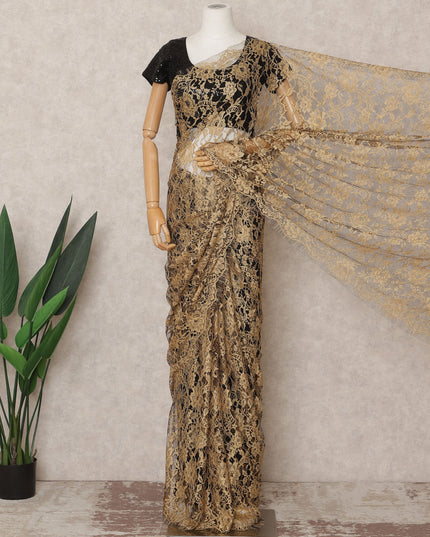 قماش ساري شانتيلي فرنسي فاخر ذهبي اللون، بطول ٥.٥ متر تقريبًا، وعرض ١١٠ سم، صنع في فرنسا - D24063