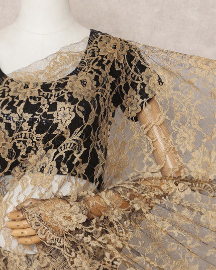 قماش ساري شانتيلي فرنسي فاخر ذهبي اللون، بطول ٥.٥ متر تقريبًا، وعرض ١١٠ سم، صنع في فرنسا - D24063