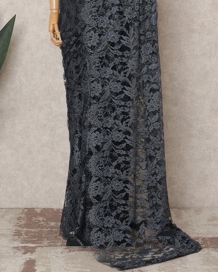 قماش ساري شانتيلي فرنسي فاخر بلون رمادي فحمي، ثنائي اللون، بطول ٥.٥ متر تقريبًا، وعرض ١١٠ سم، صنع في فرنسا - D24067