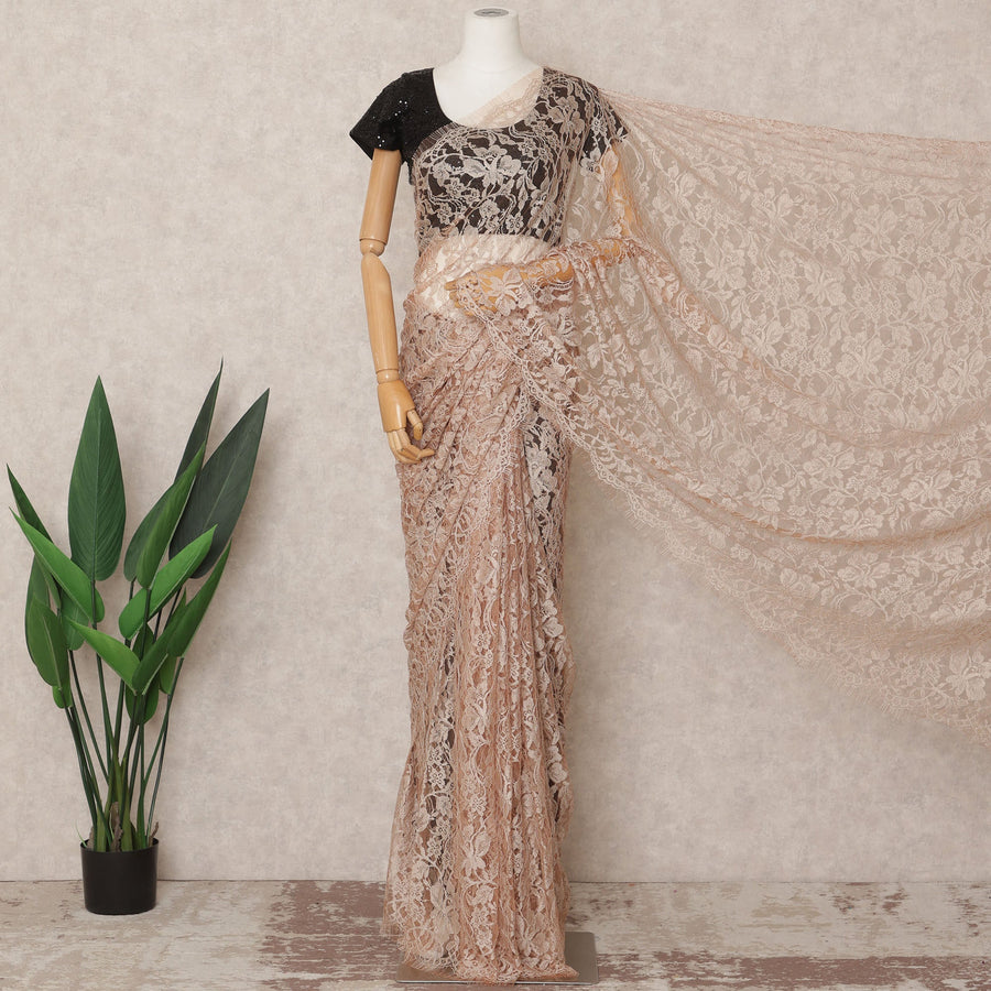 قماش ساري شانتيلي فرنسي فاخر بلون الخوخ الباهت، ثنائي اللون، بطول ٥.٥ متر تقريبًا، وعرض ١١٠ سم، صنع في فرنسا - D24071