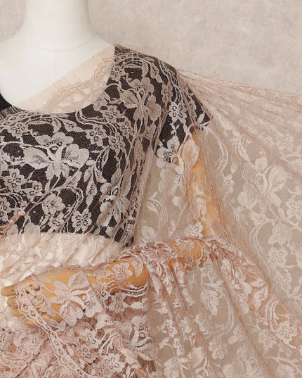 قماش ساري شانتيلي فرنسي فاخر بلون الخوخ الباهت، ثنائي اللون، بطول ٥.٥ متر تقريبًا، وعرض ١١٠ سم، صنع في فرنسا - D24071