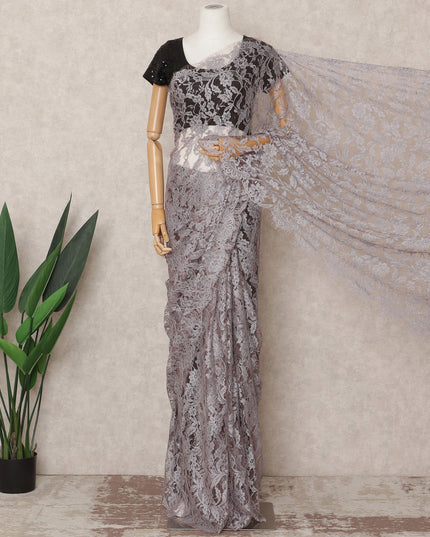 قماش ساري شانتيلي فرنسي فاخر بلون رمادي لافندر، ثنائي اللون، بطول ٥.٥ متر تقريبًا، وعرض ١١٠ سم، صنع في فرنسا - D24072