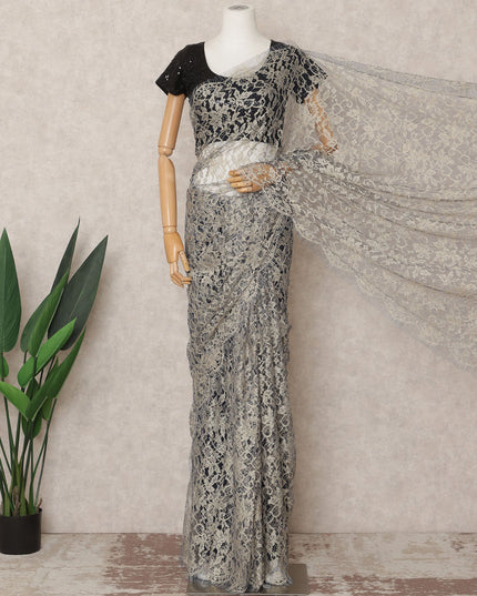 قماش ساري شانتيلي فرنسي فاخر بلونين، بيج، بطول ٥.٥ متر تقريبًا، وعرض ١١٠ سم، صنع في فرنسا - D24077