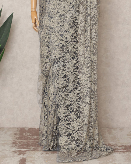 قماش ساري شانتيلي فرنسي فاخر بلونين، بيج، بطول ٥.٥ متر تقريبًا، وعرض ١١٠ سم، صنع في فرنسا - D24077