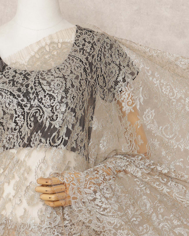 قماش ساري فرنسي فاخر بلون الشمبانيا المعدني، من قماش شانتيلي، بطول ٥.٥ متر تقريبًا، وعرض ١١٠ سم، صنع في فرنسا - D24078