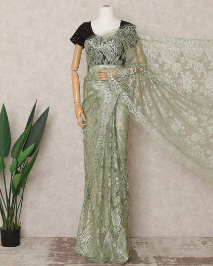 قماش ساري شانتيلي فرنسي فاخر باللون الأخضر الفاتح، بطول ٥.٥ متر تقريبًا، وعرض ١١٠ سم، صنع في فرنسا - D24080