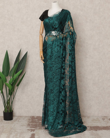 قماش ساري شانتيلي فرنسي فاخر بلون أخضر زجاجي معدني، بطول ٥.٥ متر تقريبًا، وعرض ١١٠ سم، صنع في فرنسا - D24081