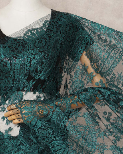 قماش ساري شانتيلي فرنسي فاخر بلون أخضر زجاجي معدني، بطول ٥.٥ متر تقريبًا، وعرض ١١٠ سم، صنع في فرنسا - D24081