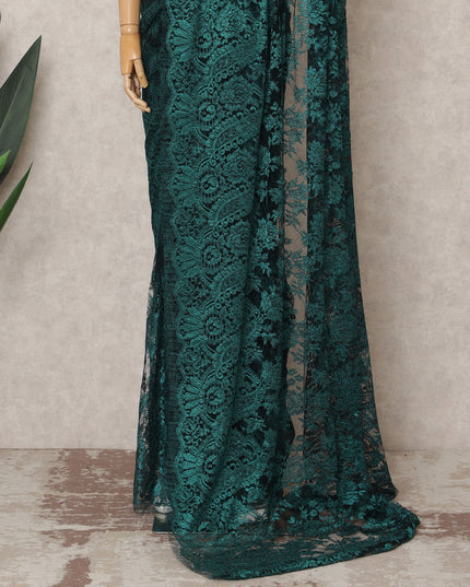 قماش ساري شانتيلي فرنسي فاخر بلون أخضر زجاجي معدني، بطول ٥.٥ متر تقريبًا، وعرض ١١٠ سم، صنع في فرنسا - D24081