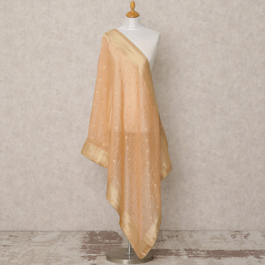 دوباتا من قماش بروكيد صناعي بلون الخوخ الذهبي مع تطريز زاري وحواف، 210 × 80 سم، صنع في الهند - D24112
