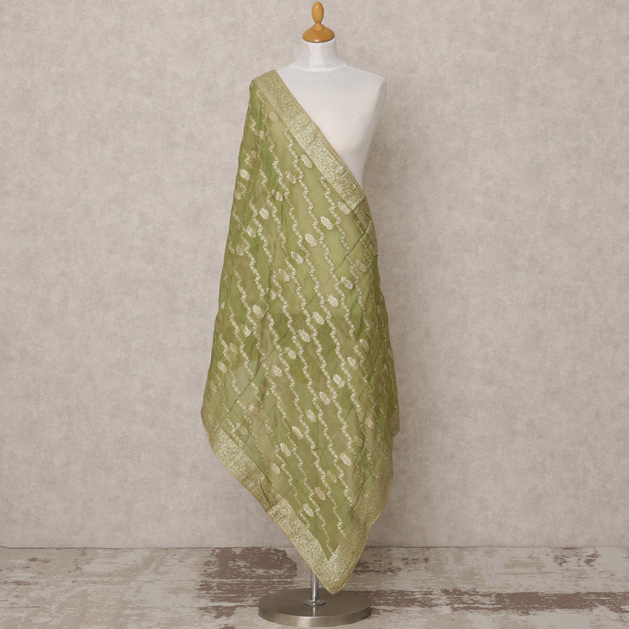 دوباتا من قماش بروكيد صناعي أخضر زيتوني بزخارف زاري قطرية وحواف غنية، 210 × 80 سم، صنع في الهند - D24116