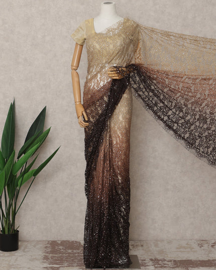 ساري فرنسي فاخر من الدانتيل الشانتيلي باللون البني إلى الأسود مع تطريز حجري، بطول 5.5 متر، وعرض 110 سم، صنع في فرنسا - D24286