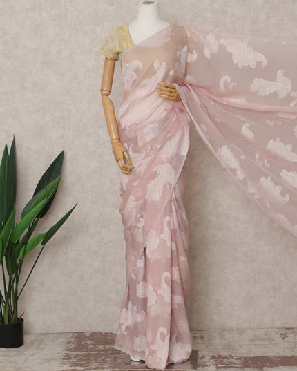 ساري شيفون فرنسي فاخر باللون الوردي الفاتح مع تطريز لوركس معدني، طوله 5.5 متر، عرضه 110 سم، صنع في فرنسا - D24298