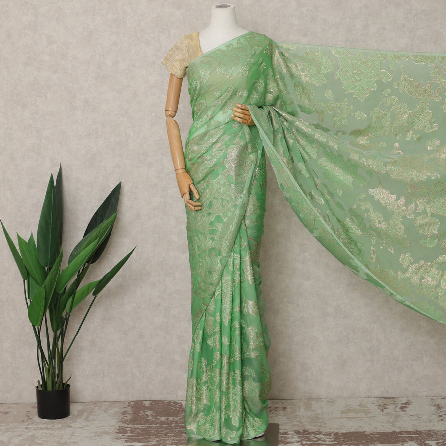 ساري شيفون فرنسي فاخر باللون الأخضر النعناعي مع زخارف نباتية معدنية من لوركس، طول 5.5 متر، عرض 110 سم، صنع في فرنسا - D24303