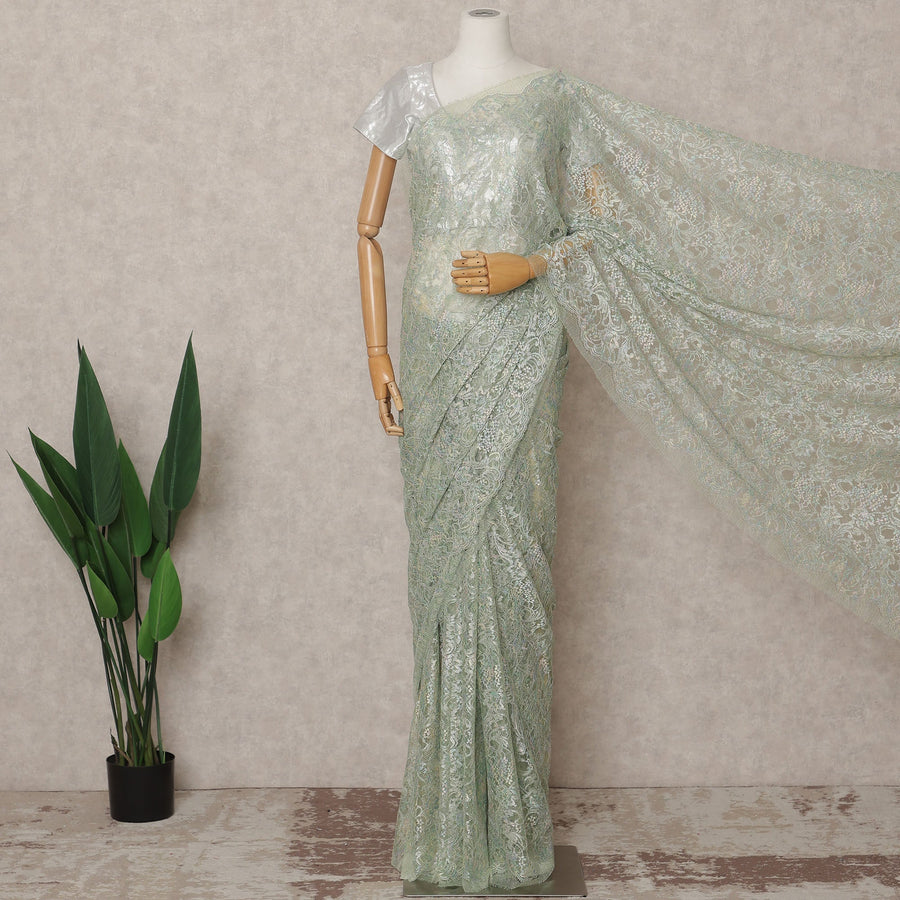 ساري فرنسي فاخر باللون الأخضر الباستيل من الدانتيل الشانتيلي المعدني، بطول 5.5 متر وعرض 110 سم، مستورد من فرنسا - D25416