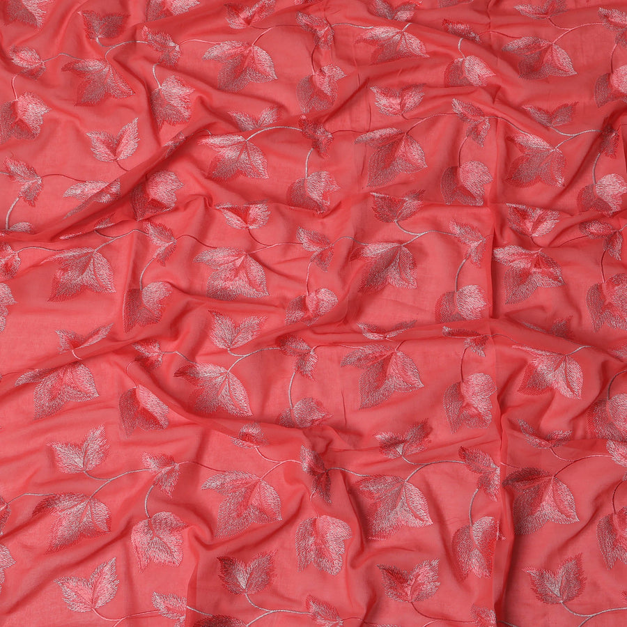 ثوب سوداني من قماش الفوال السويسري باللون الأحمر المرجاني مع نقشة أوراق مطرزة، 4.5 متر × 140 سم - D21375