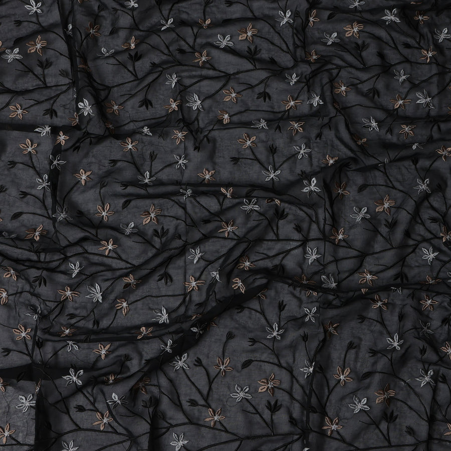 ثوب سوداني من قماش الفوال السويسري باللون الأسود مع تطريز زهري، 4.5 متر × 140 سم - D21376