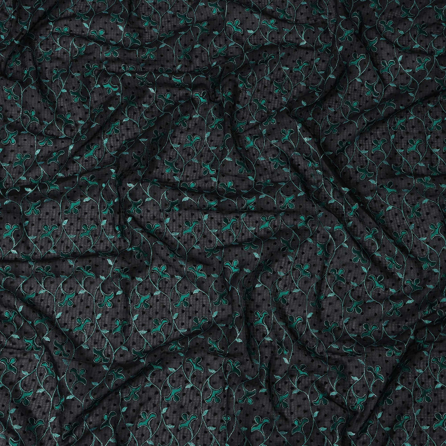 ثوب سوداني من قماش الفوال السويسري باللون الأسود مع تطريز زهري أخضر، 4.5 متر × 140 سم - D21380