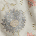 قماش فيسكوز صناعي رمادي فاتح مع تطريز زهري مرجاني وفضي، عرض 110 سم - D20574