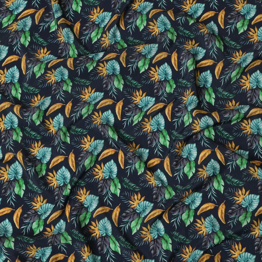 قماش فيسكوز أزرق داكن بطباعة رقمية لأوراق الشجر متعددة الألوان، عرض 110 سم - D20639
