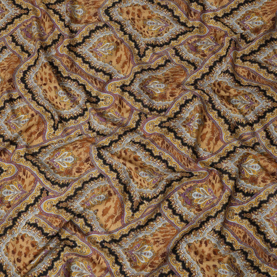 قماش قطني بني وذهبي بنقشة بيزلي مزخرفة - عرض 140 سم - D21972