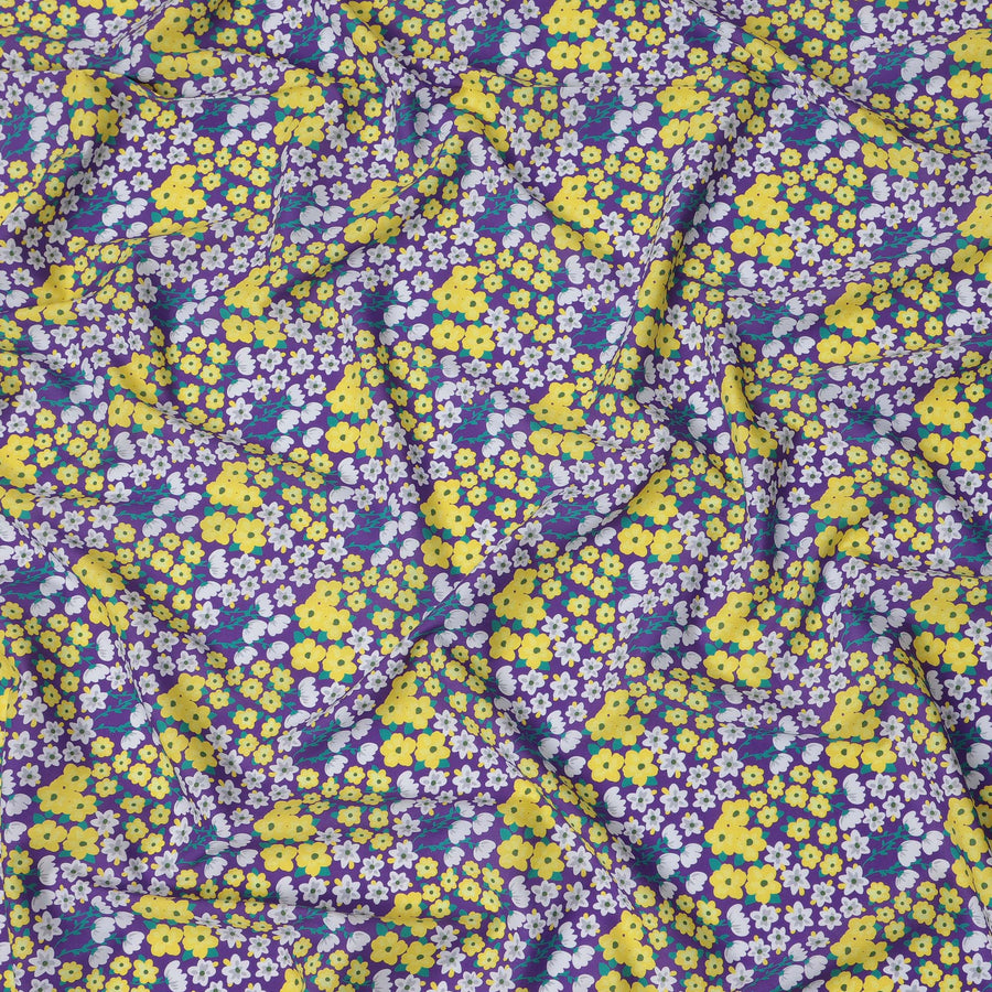 قماش قطني إسباني فاخر مطبوع عليه زهور باللونين الأرجواني والأصفر مع لمسة نهائية من الساتان - عرض 140 سم، إسبانيا - D22060