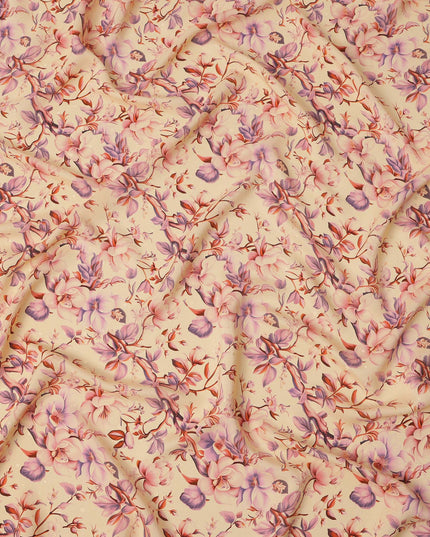 قماش ساتان حريري إيطالي فاخر بقاعدة بلون الخوخ الفاتح مع طبعة زهور باللونين الوردي والأرجواني، عرض 140 سم، صنع في إيطاليا - D22980