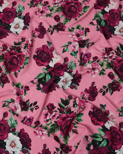 قماش حرير ساتان إيطالي فاخر بقاعدة وردية مع طبعة زهور وردية باللون العنابي والأبيض والأخضر، عرض 140 سم، صنع في إيطاليا - D22982