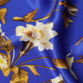 قماش حرير ساتان إيطالي فاخر بقاعدة زرقاء ملكية مع طبعة زهور صفراء وبيج، عرض 140 سم، صنع في إيطاليا - D22986