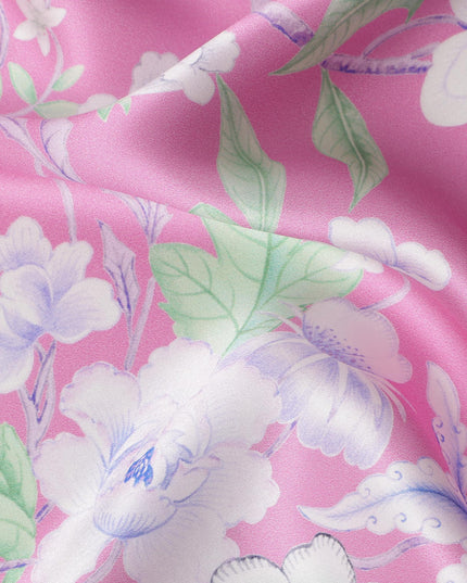 قماش حرير ساتان إيطالي فاخر بقاعدة وردية مع طبعة زهور باللون الأبيض واللافندر والأخضر، عرض 140 سم، صنع في إيطاليا - D22991