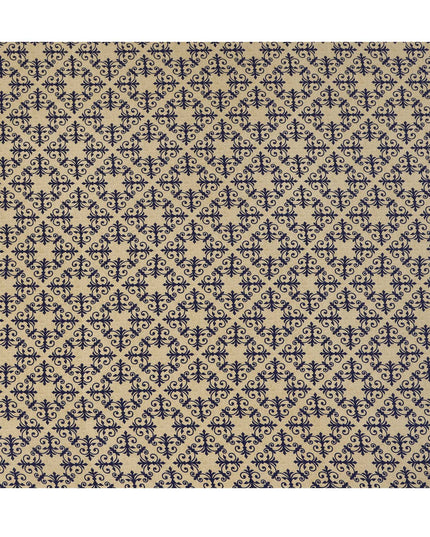 قماش كريب حريري خالص بطبعة بلاط باروكي باللون البيج مع الأزرق البحري، عرض 110 سم، صنع في الهند - D23158