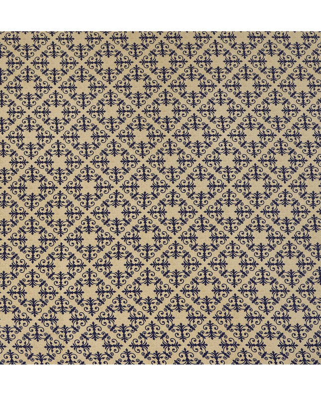 قماش كريب حريري خالص بطبعة بلاط باروكي باللون البيج مع الأزرق البحري، عرض 110 سم، صنع في الهند - D23158