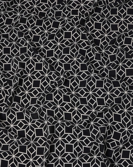 قماش كريب حريري خالص بطبعة مكعب بصري هندسي أسود، عرض 110 سم، صنع في الهند - D23169