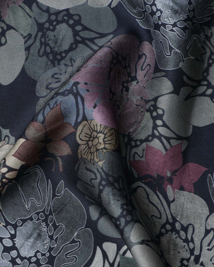قماش ساتان فيسكوز مودال بطبعة زهور متعددة الألوان باللون الأسود، عرض 110 سم، صنع في الهند - D23290