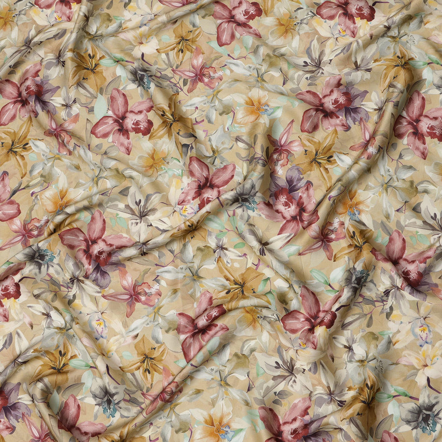 قماش فيسكوز مودال ساتان بطبعة زهور باللون البيج العنابي والخردل، عرض 110 سم، صنع في الهند - D23309