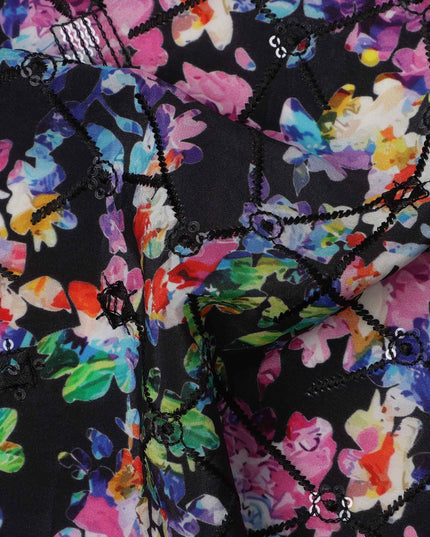 قماش كريب فيسكوز بطباعة رقمية تجريدية متعددة الألوان بقاعدة سوداء، عرض 110 سم، صنع في الهند - D23616