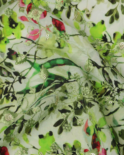 قماش كريب فيسكوز بطبعة رقمية زهرية باللونين الأخضر الفاتح والوردي، عرض 110 سم، صنع في الهند - D23624