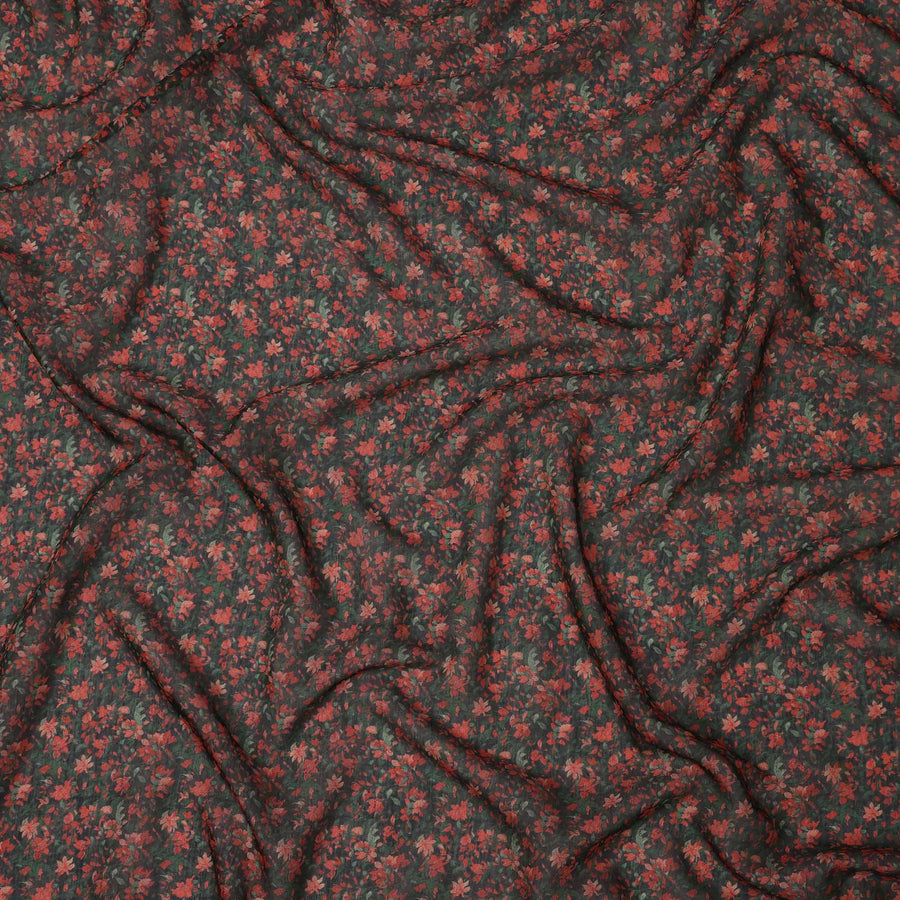 قماش فوال قطني بطبعة زهور كثيفة باللونين الأحمر والأخضر، قاعدة سوداء، عرض 140 سم، صنع في سلوفاكيا - D23662