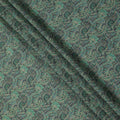 قماش كريب فيسكوز بنقشة حيوانية، أخضر زجاجي أسود متعدد الألوان، عرض 110 سم، صنع في الهند - D23915