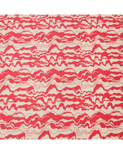 قماش قطني مطبوع بخطوط مموجة باللون الأحمر المرجاني والكريمي، عرض 110 سم، صنع في الهند - D23926