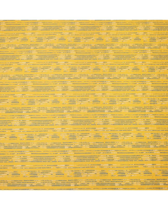 قماش قطني مطبوع بخطوط مرسومة يدويًا باللونين الأصفر والرمادي الفاتح، عرض 110 سم، صنع في الهند - D23931